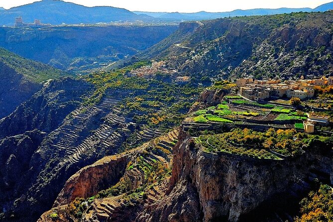 Private Full-Day Jebel Akhdar-Al Suwjara Village Tour - Morning start from Muscat: Nizwa’s fort and souk energy