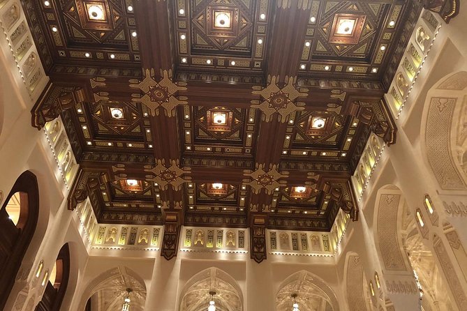 Private Full-Day Muscat City Tour - Entering the Sultan Qaboos Grand Mosque, from 416,000 m² to the chandelier