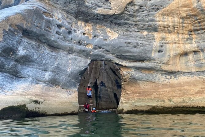 Private Full Day Wadi Dham Tour - The walk to the rope section: what it feels like on smooth rocks