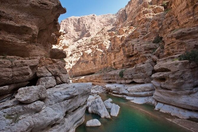 Private Full-Day Wadi Shab and Bimmah Sinkhole Tour - Price and value: what you get for $187 and what to budget extra