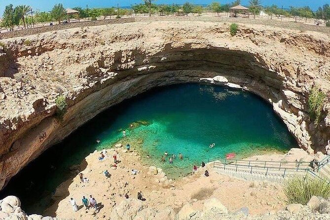Private Full-Day Wadi Shab and Bimmah Sinkhole Tour - Meeting point and timing: how to plan your day