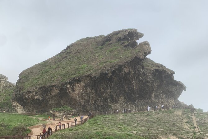Private Guided Tour to West Beaches of Salalah - Stop 5: Mughsail viewpoint and the hidden beach over Wadi Afoul