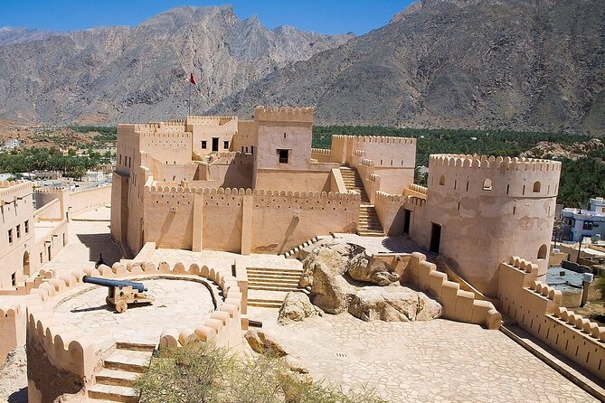 Private Half-Day Tour to Grand Mosque-Nakhal Fort and Hotspring - Stop 1: Sultan Qaboos Grand Mosque and the 21-ton carpet effect