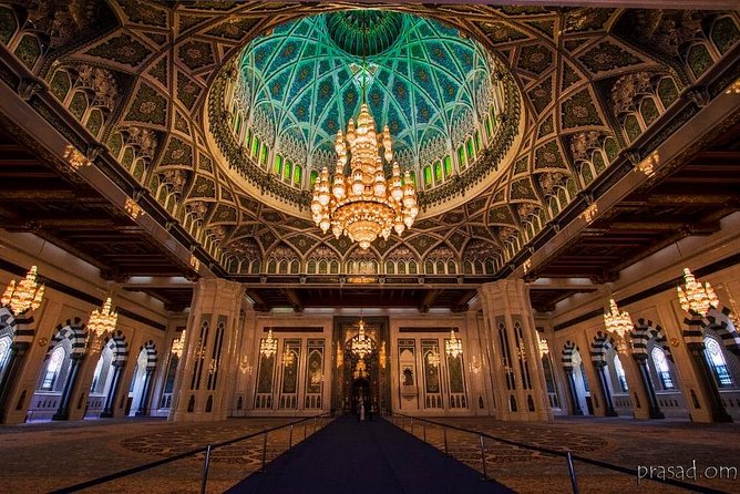 Private-Muscat City tour (Half Day) - Muttrah souk: the classic Muscat vibe for shopping and people-watching
