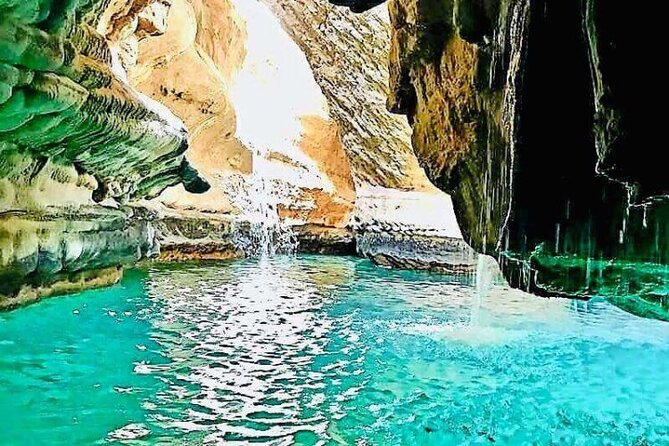 Private Overnight at Wahiba Sand Desert and Wadi Shab Tours - Wadi Tiwi Photo Stop: A Greener Break in the Day