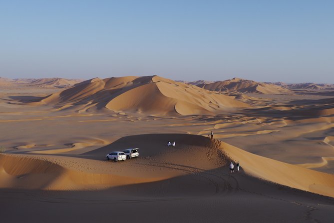 Private tour - Empty Quarter desert adventure - Wadi Dawka + Ubar - Entering the day: private pickup and how the timing works