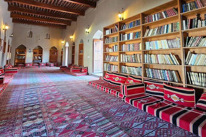 Private Tour Nizwa Birkat Al Mouz and Oman Across Ages Museum - Lunch plus Karak tea: a real Omani break, not just a pit stop