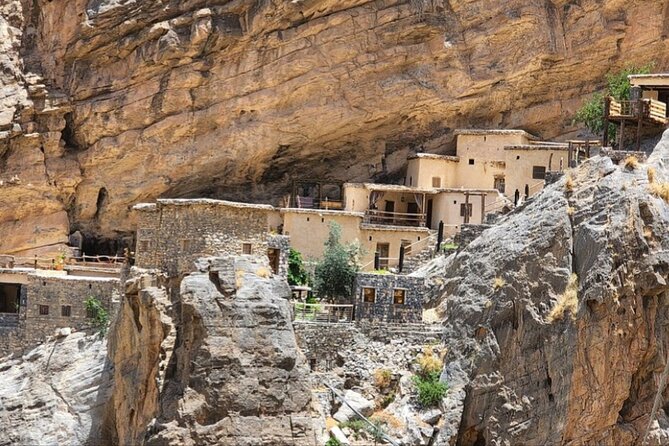 Private Tour to Jebel Akhdar Al Suwjara Village - Getting From Muscat to the Green Mountain: 4WD Comfort and Real Timing