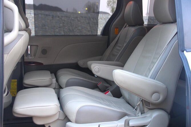 Private transfer from Muscat Airport to your Muscat Hotel - Arrival process that reduces stress in the first 10 minutes