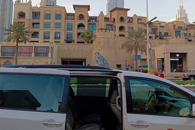 Private Transportation From Muscat To Dubai - The car ride: air-conditioning, Wi-Fi, and refreshments