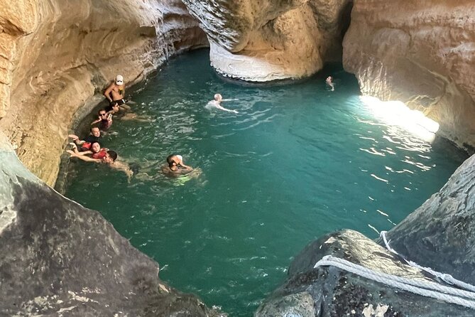 Private Wadi Shab - Bimmah Sinkhole - White Sand Beach - Full Day Tour - Wadi Shab: The Canyon Walk, Pools, Keyhole Cave, and What to Wear