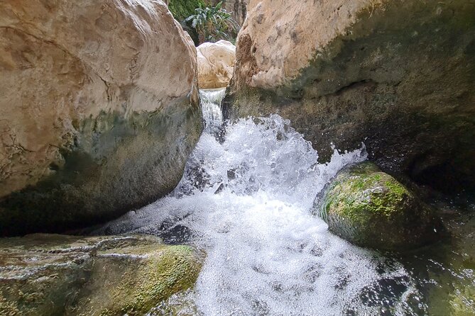 Private Wadi Tiwi - Bimmah Sinkhole - White Sand Beach - Full Day Tour - Stop 3: White Sands or Fins Beach, the Coast Where Color Turns Up