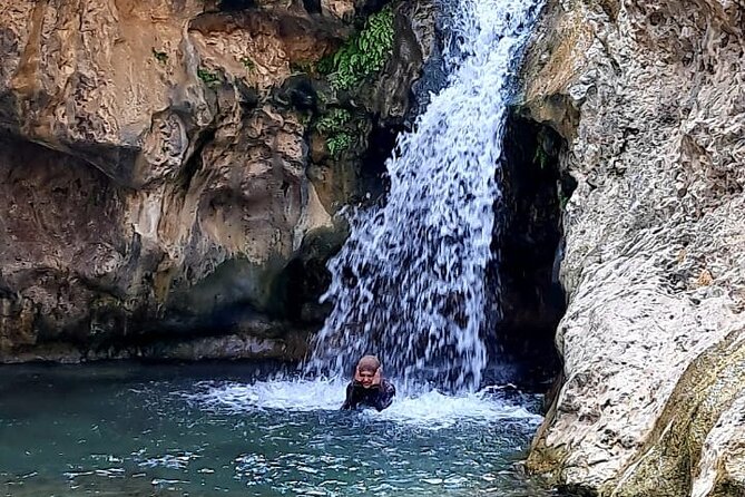 Private Wadi Tiwi - Bimmah Sinkhole - White Sand Beach - Full Day Tour - Stop 2: Bimmah Sinkhole, a Meteor-Story Crater by the Sea