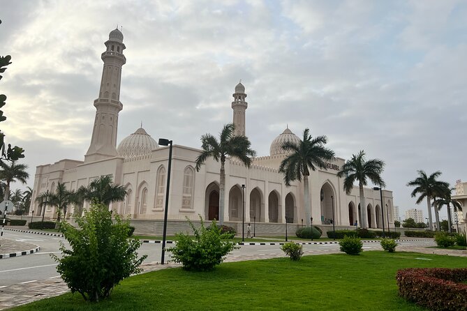 Salalah City Tour with History, Culture, Souq Shopping, Halwa - Museum of the Frankincense Land: artifacts and Omani boat models