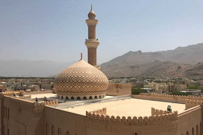 Tour Arwa 3 Days-2 Nights, Oman Tours Package - Sur City Tour, Dhow Craft and Old Wooden Windows