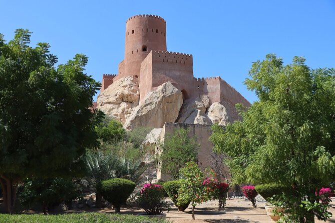 Tour Shahad 4 Days-3 Nights, Oman Tours Package - A tight 4 days that covers Oman’s biggest “moods”