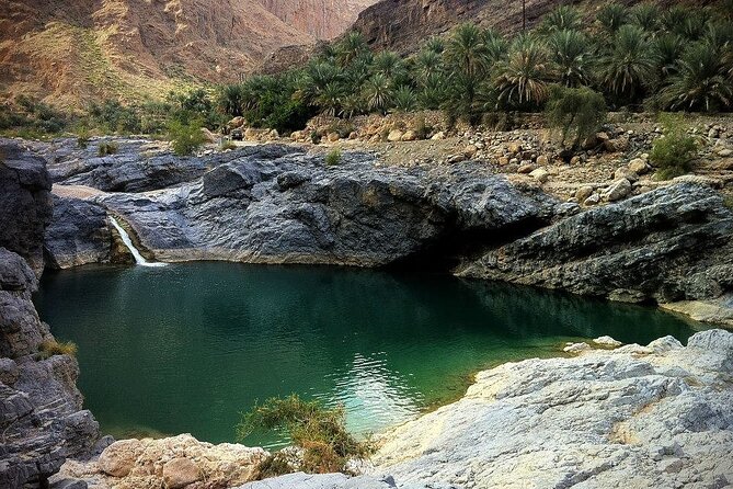 Wadi Al Arbeieen Sinkhole & Fins Beach Swim & Hike - The 4WD Pickup, Drive Times, And How the Day Actually Flows