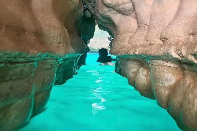 WADI SHAB - Muscat, Oman - Stop 2: Wadi Shab, the hike-to-swim highlight you’ll remember