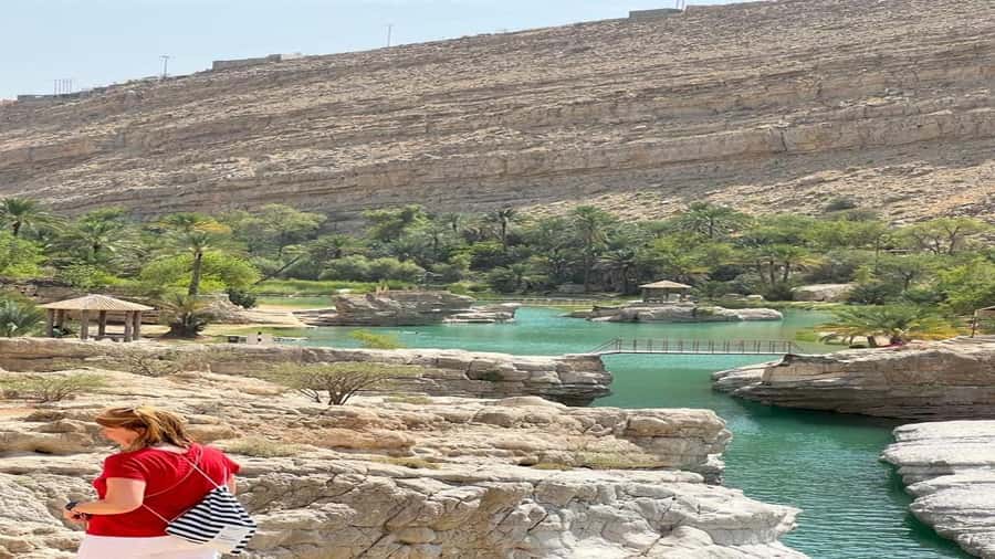Wahiba Sand and Wadi Bani Khalid Guided Group Tour - Wādī Banī Khālid: The Swim, the Shade, and the Short Walk
