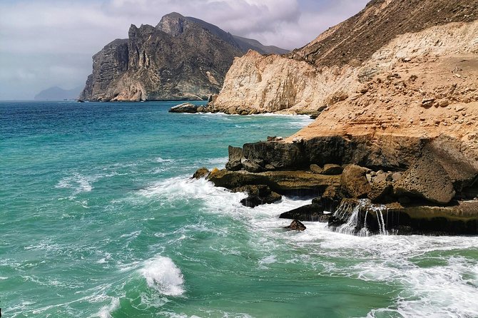West Salalah, Al Mughsail Beach, White Beach, Frankincense Tree (Half day Tour) - Getting picked up and settling in without wasting daylight